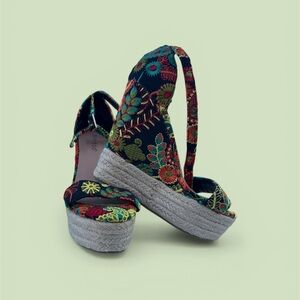 BAMBOO Black Floral Embroidered Espadrille Wedge Sandals Boho Style